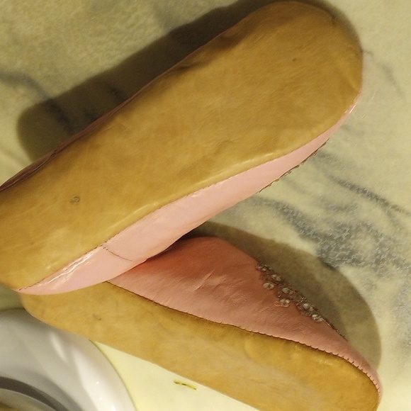 Handmade Moroccan Leather Slippers - Picture 4 of 8